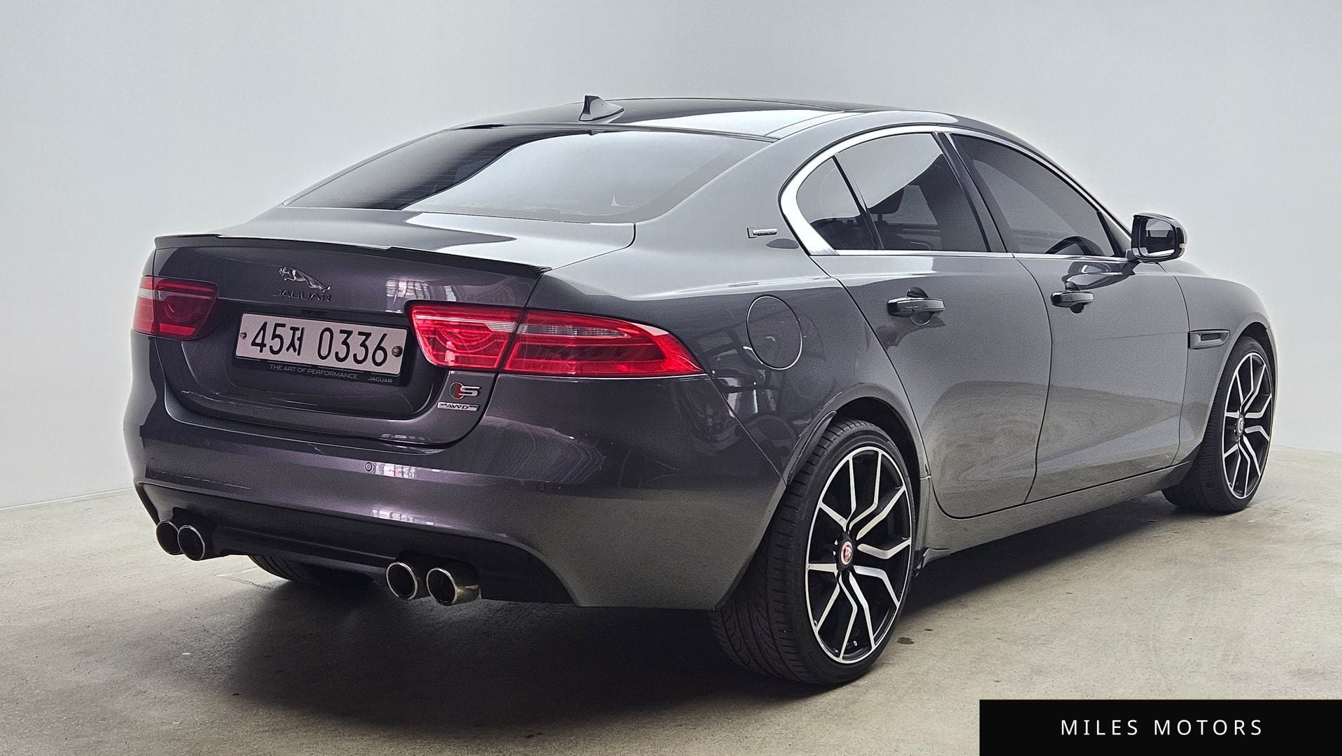 Jaguar XE 2016 — миниатюра 2