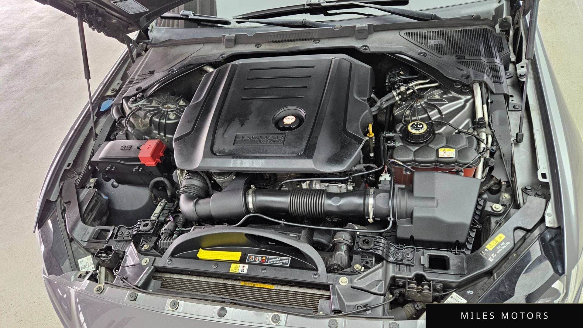 Jaguar XE 2016 — миниатюра 6