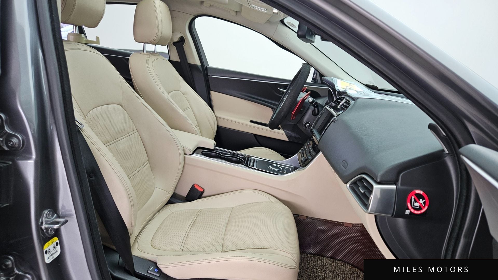 Jaguar XE 2016 — миниатюра 11