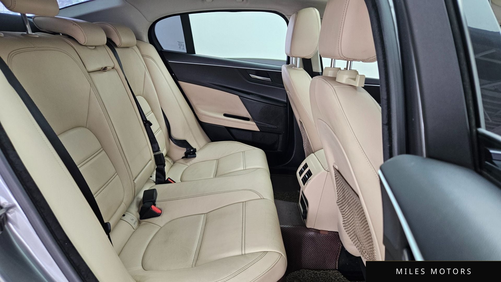 Jaguar XE 2016 — миниатюра 12