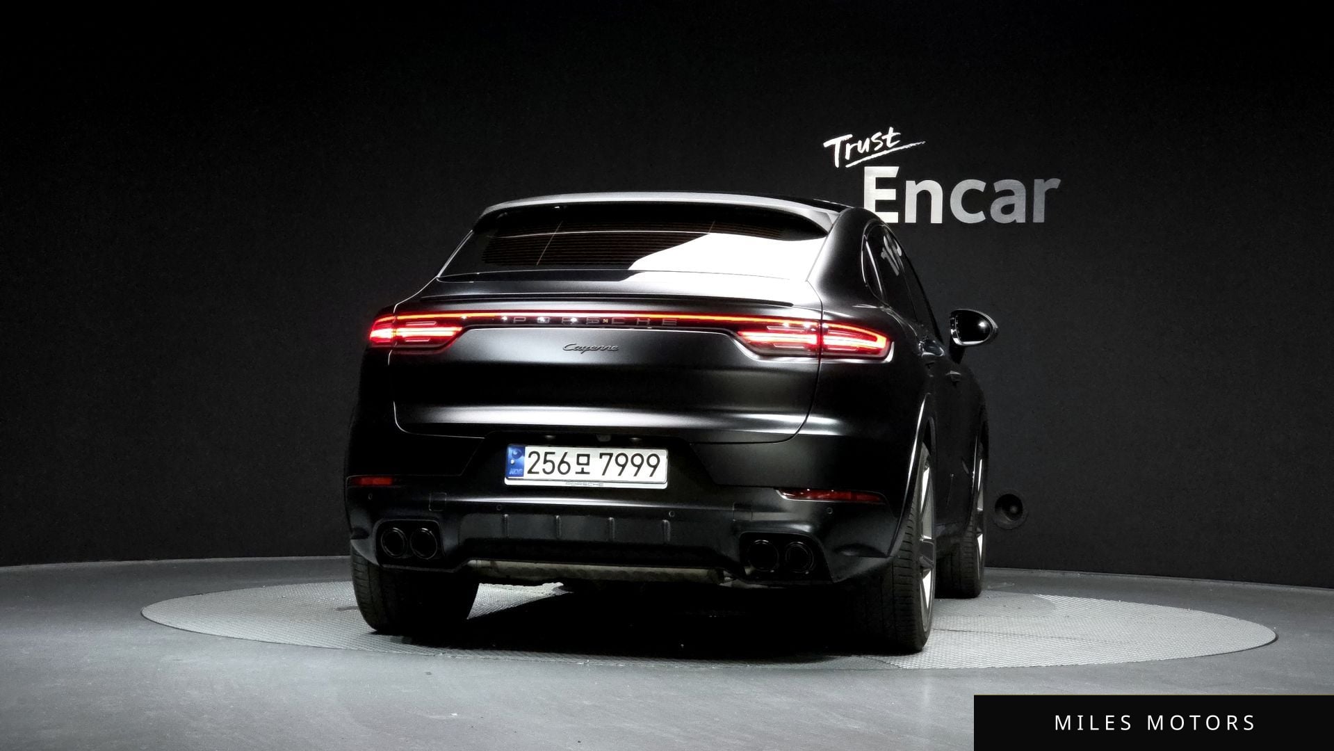 Porsche Cayenne 2023 — миниатюра 3
