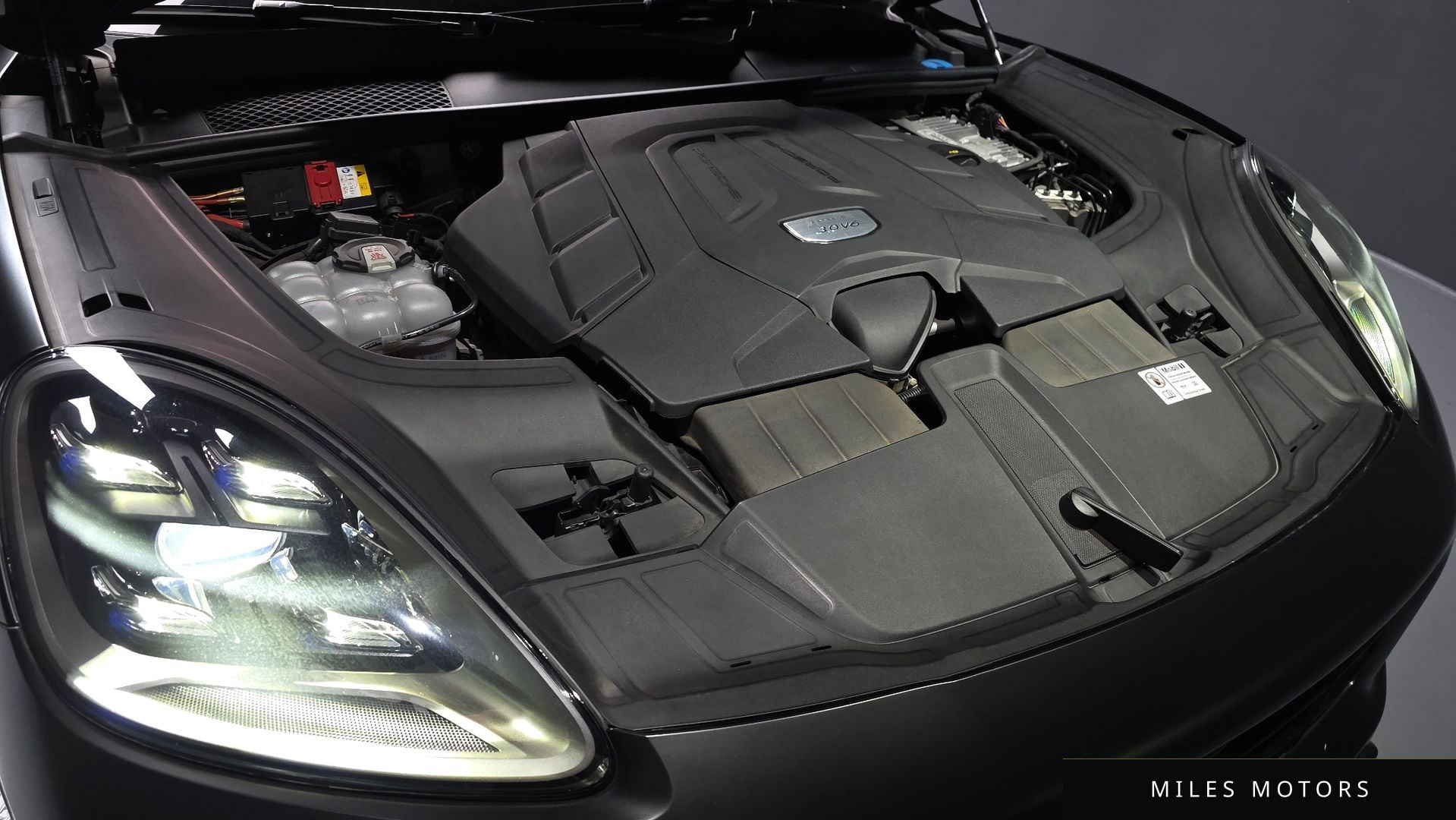 Porsche Cayenne 2023 — миниатюра 5