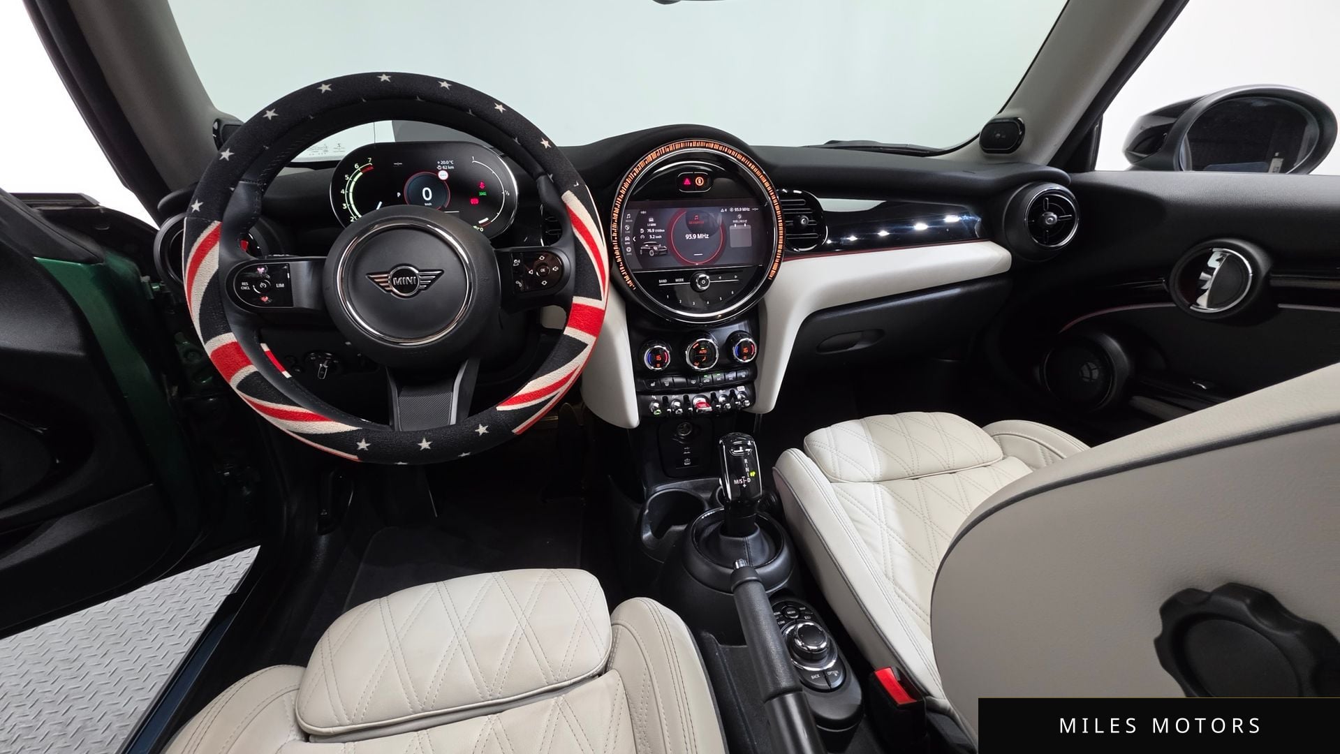 MINI Cooper S 2023 — миниатюра 10