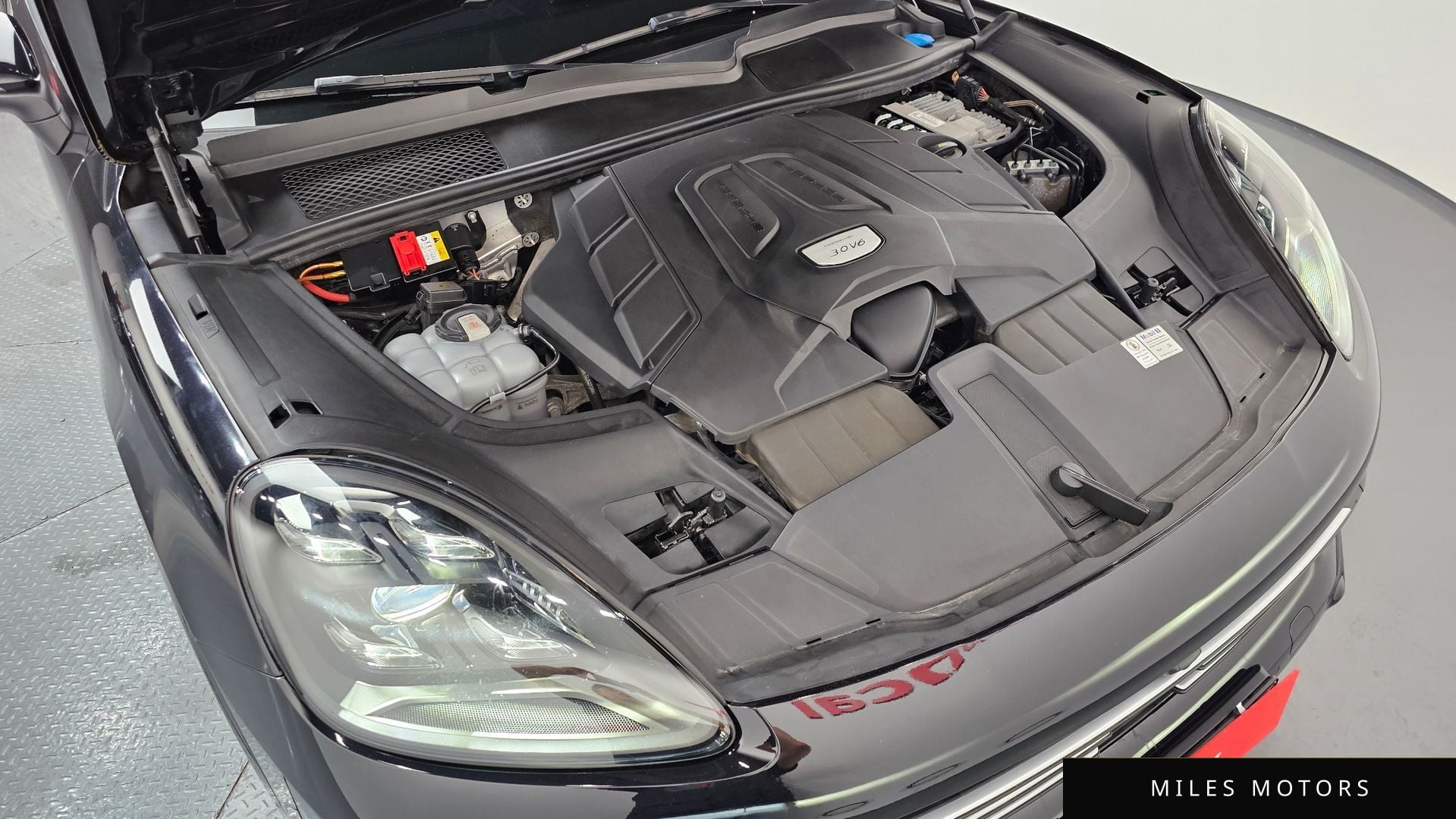 Porsche Cayenne 2021 — миниатюра 6