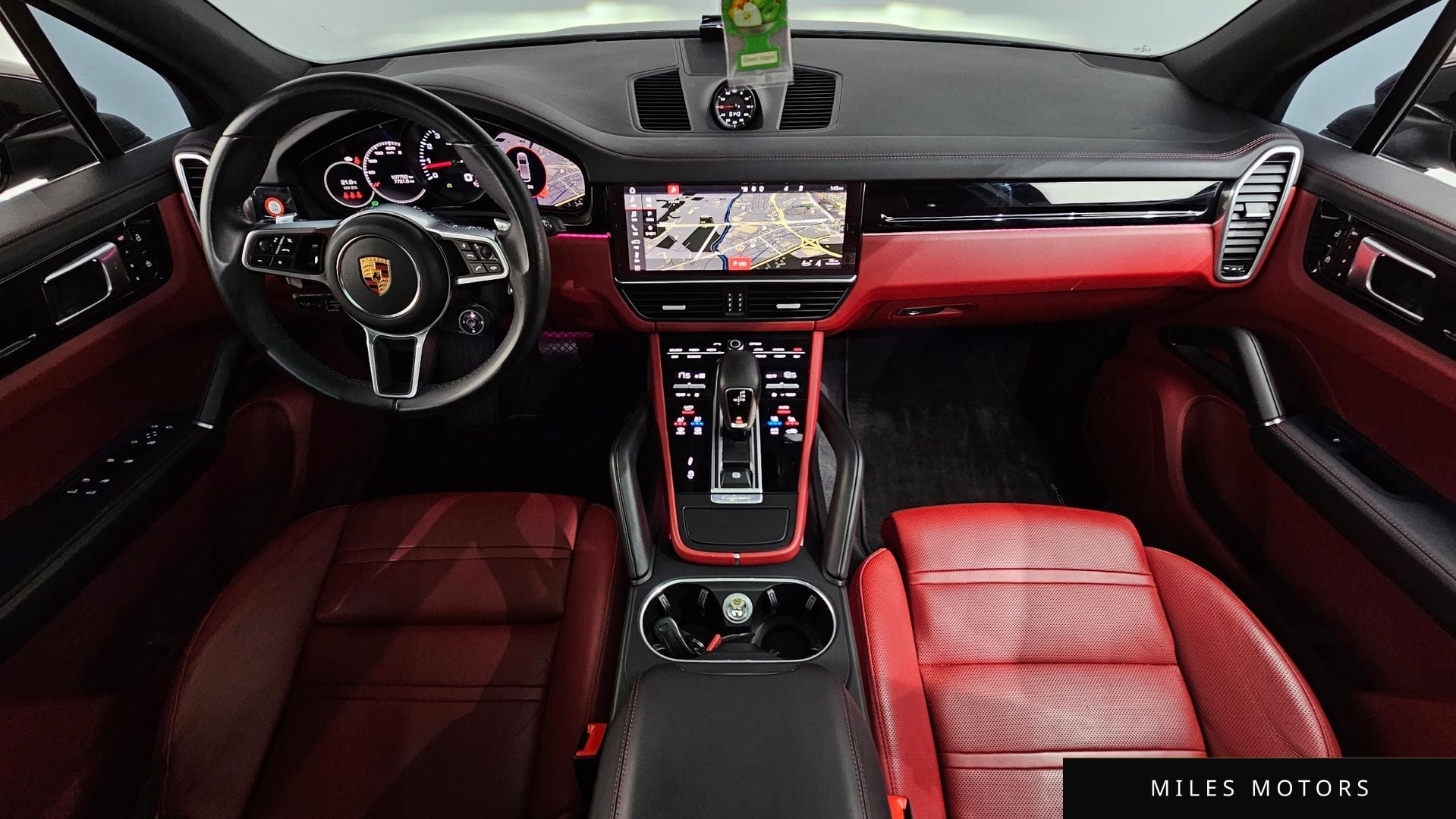 Porsche Cayenne 2021 — миниатюра 10