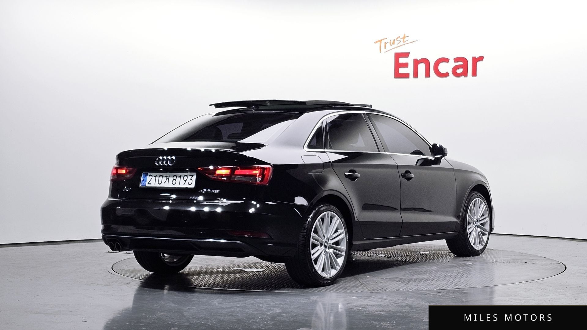 Audi A3 2018 — миниатюра 2