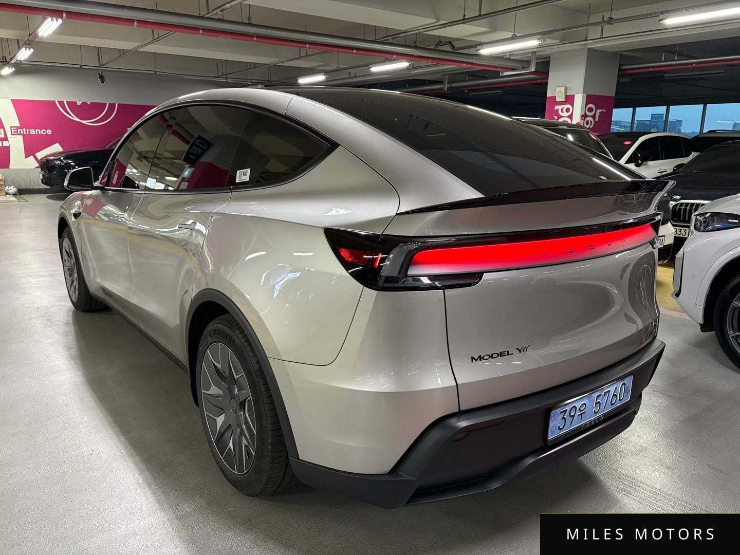 Tesla Model Y 2026 — миниатюра 2