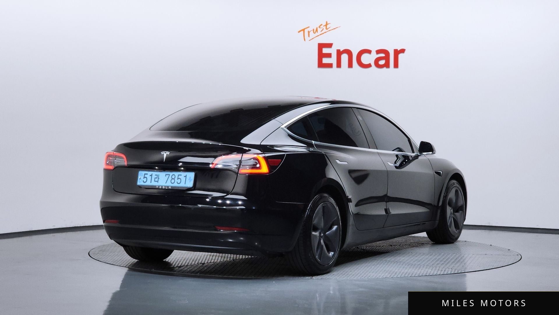 Tesla Model 3 2020 — миниатюра 2