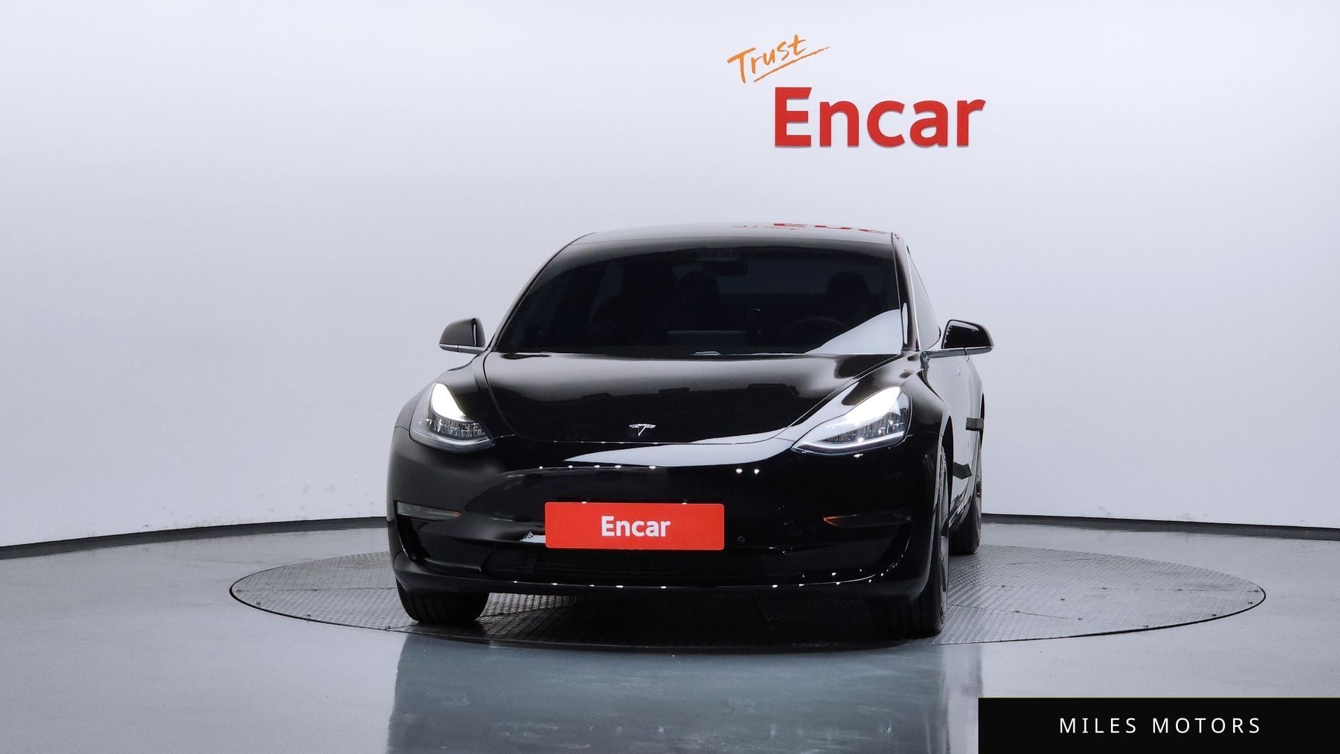 Tesla Model 3 2020 — миниатюра 3