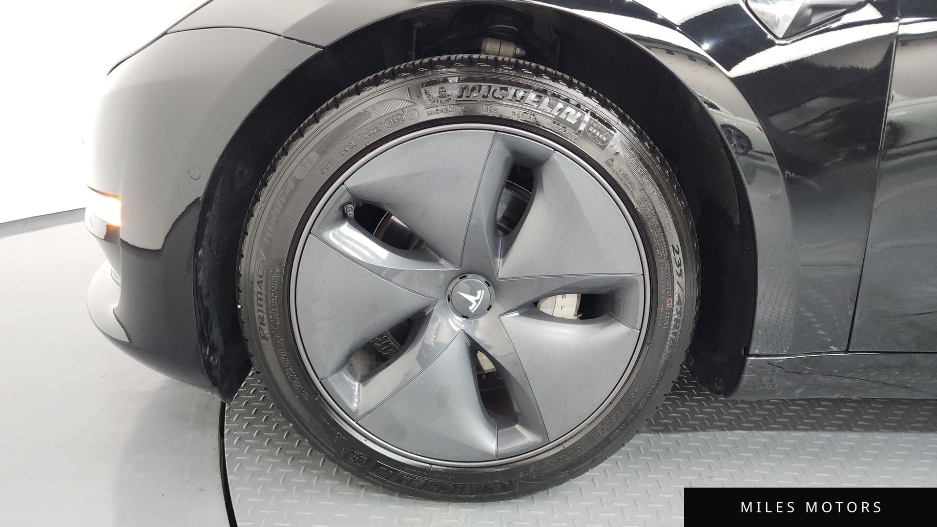 Tesla Model 3 2020 — миниатюра 5