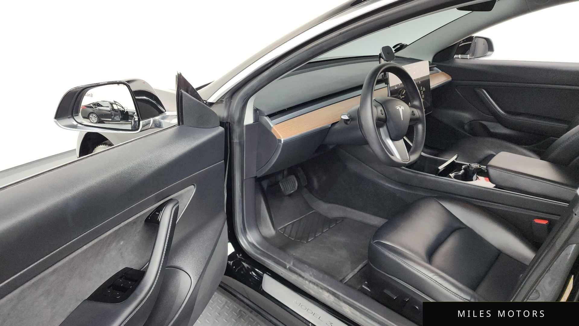 Tesla Model 3 2020 — миниатюра 10