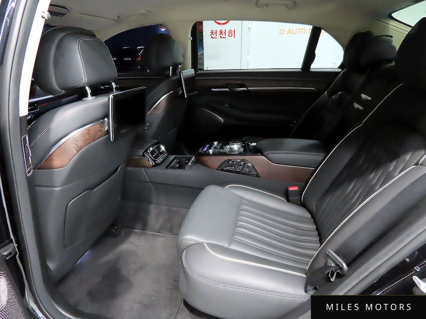 Genesis G90 2019 — миниатюра 7