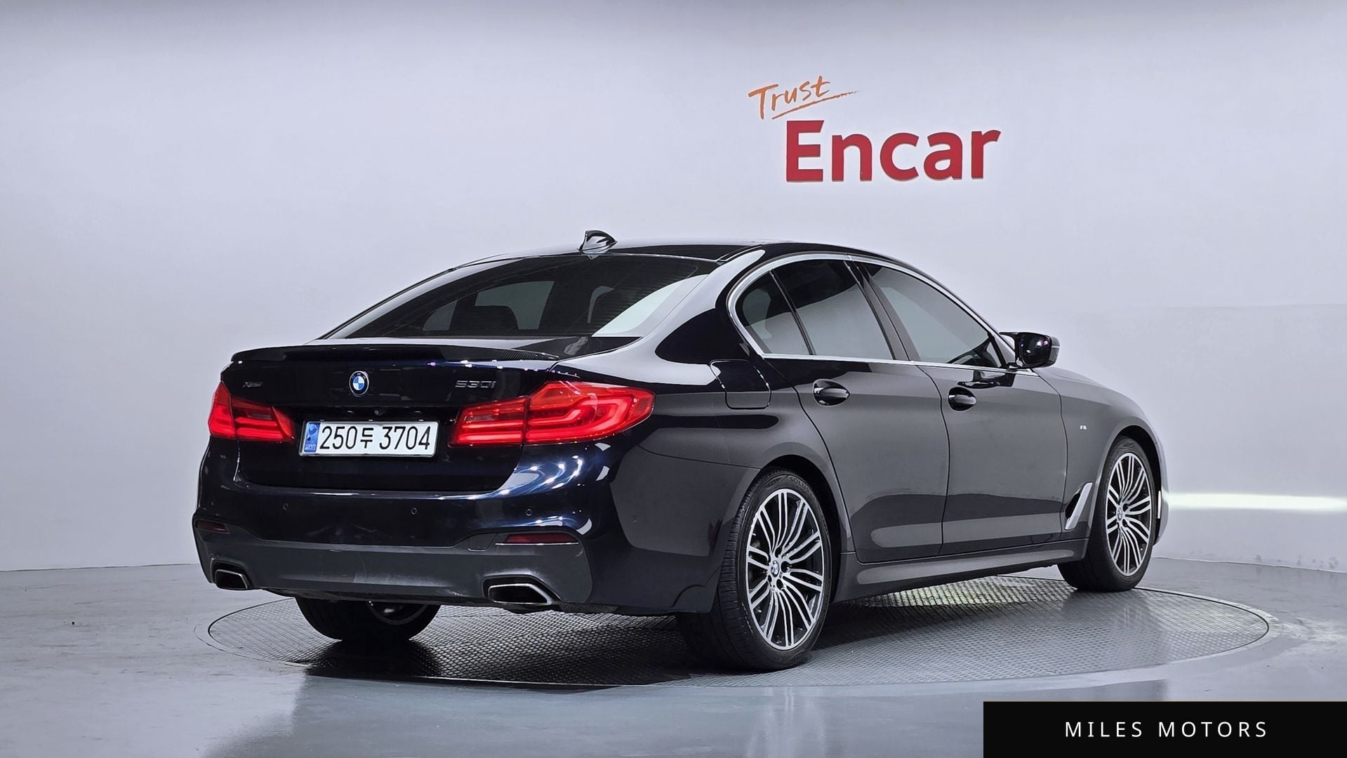 BMW 5 Series (G30) 2019 — миниатюра 2