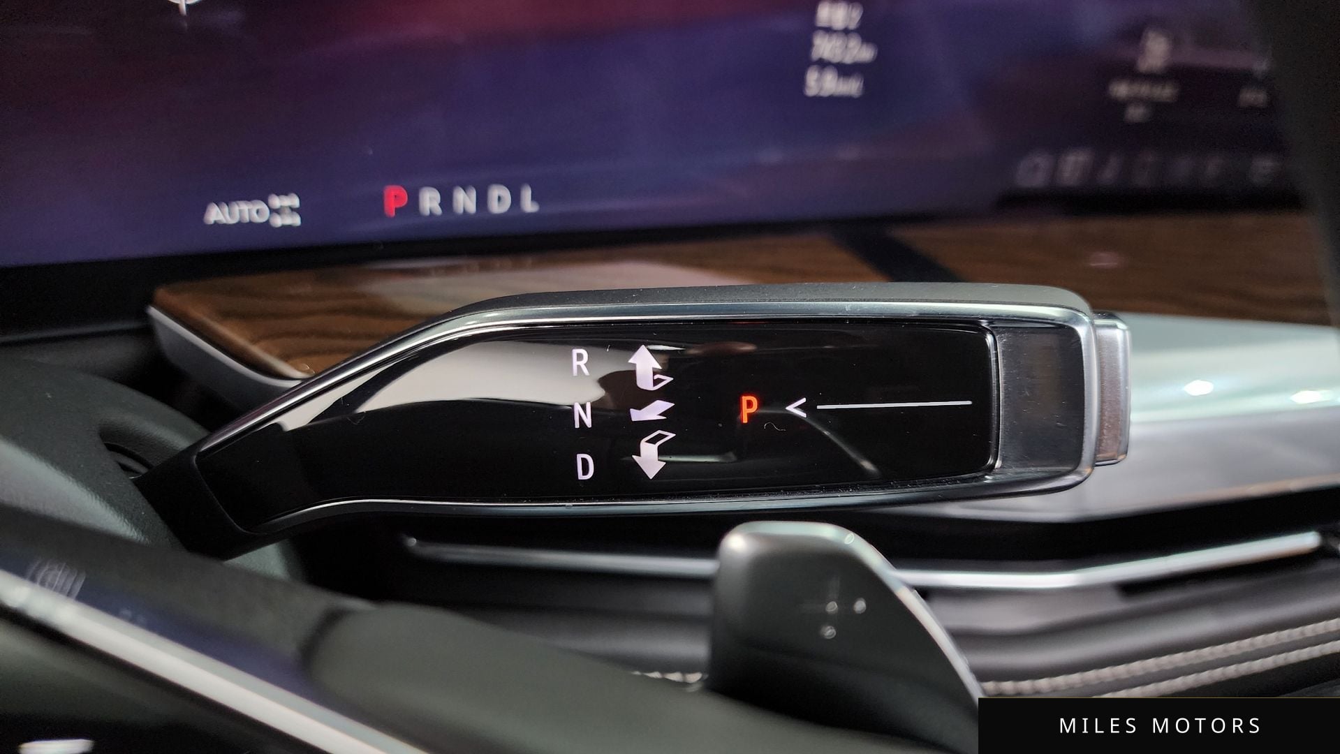 Cadillac Escalade 2025 — миниатюра 9