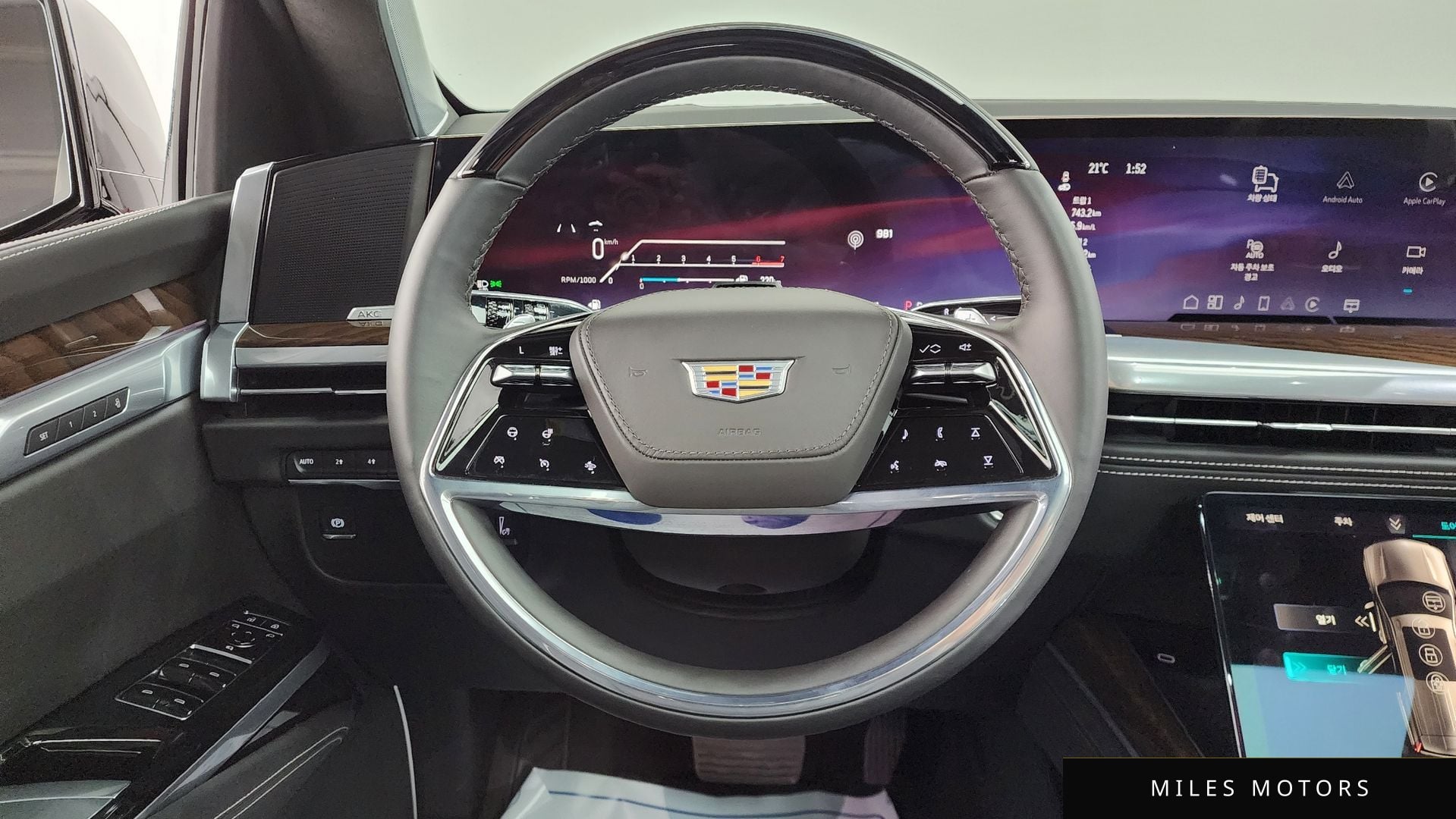Cadillac Escalade 2025 — миниатюра 12
