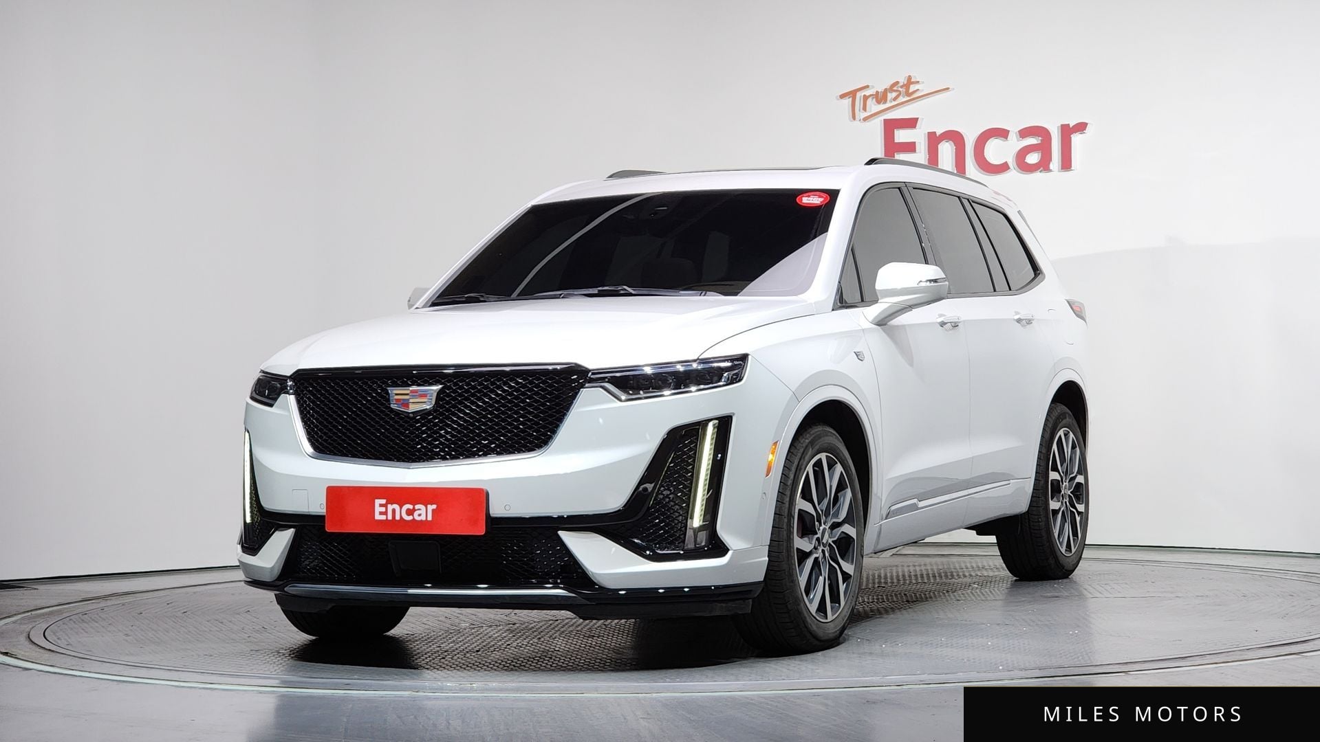 Cadillac XT6 2024 — фото 1 из 12