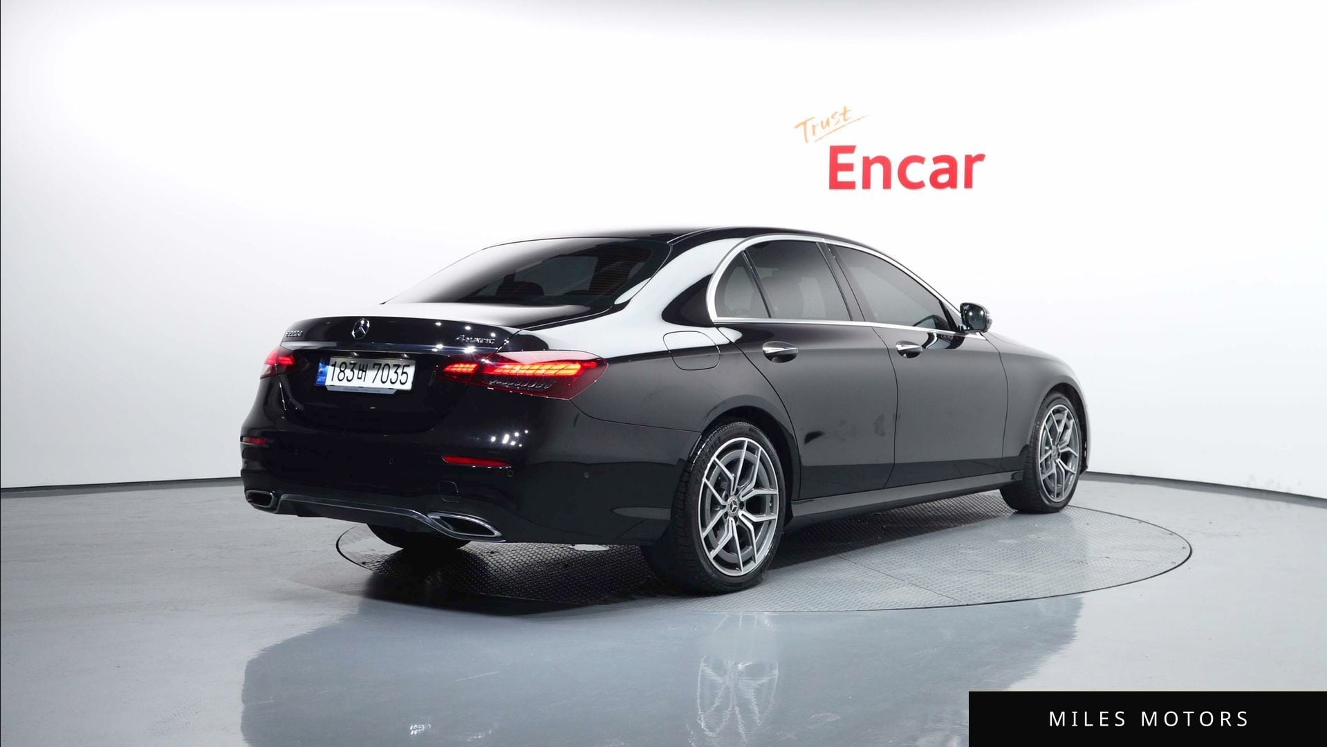 Mercedes-Benz E-Class W213 2023 — миниатюра 2