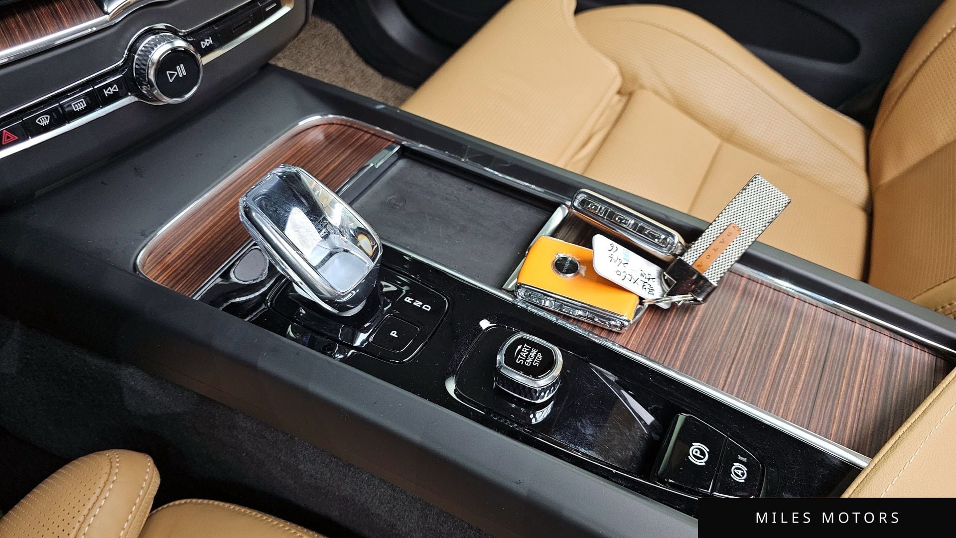 Volvo XC60 2025 — миниатюра 12