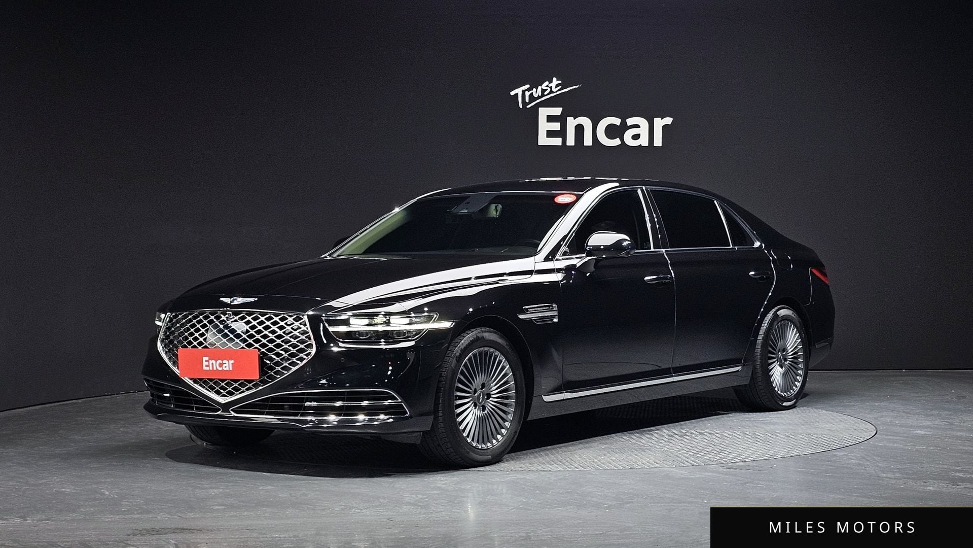 Genesis G90 2019 — фото 1 из 12