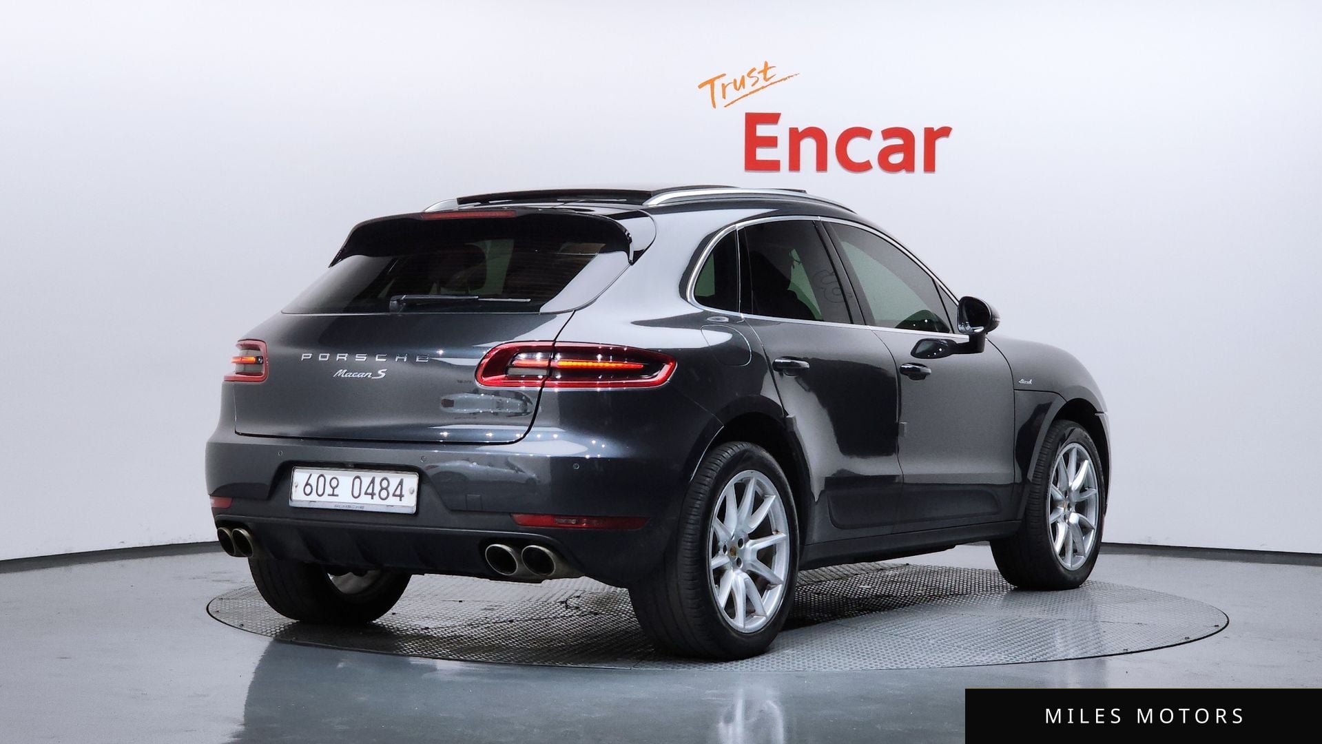 Porsche Macan 2017 — миниатюра 2