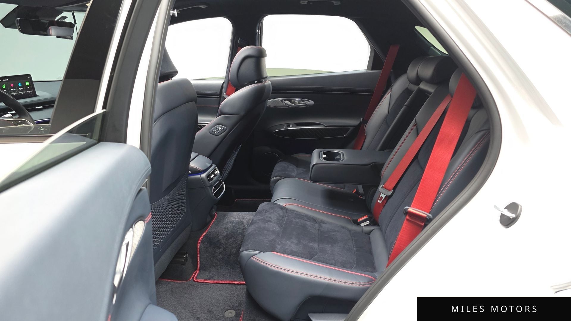 Genesis GV70 2023 — миниатюра 11