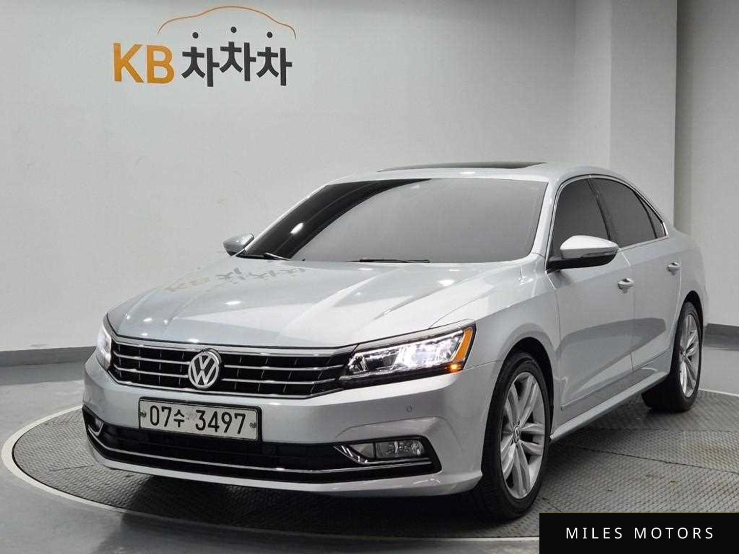 Volkswagen Passat 2018 — фото 1 из 12