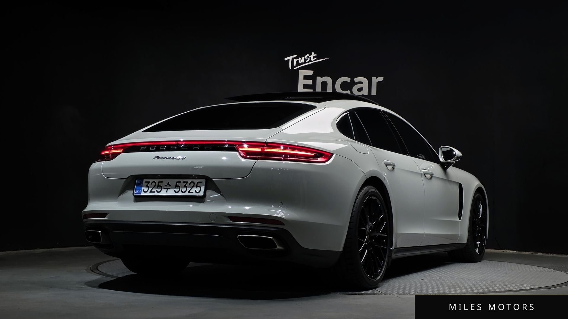 Porsche Panamera 2018 — миниатюра 2