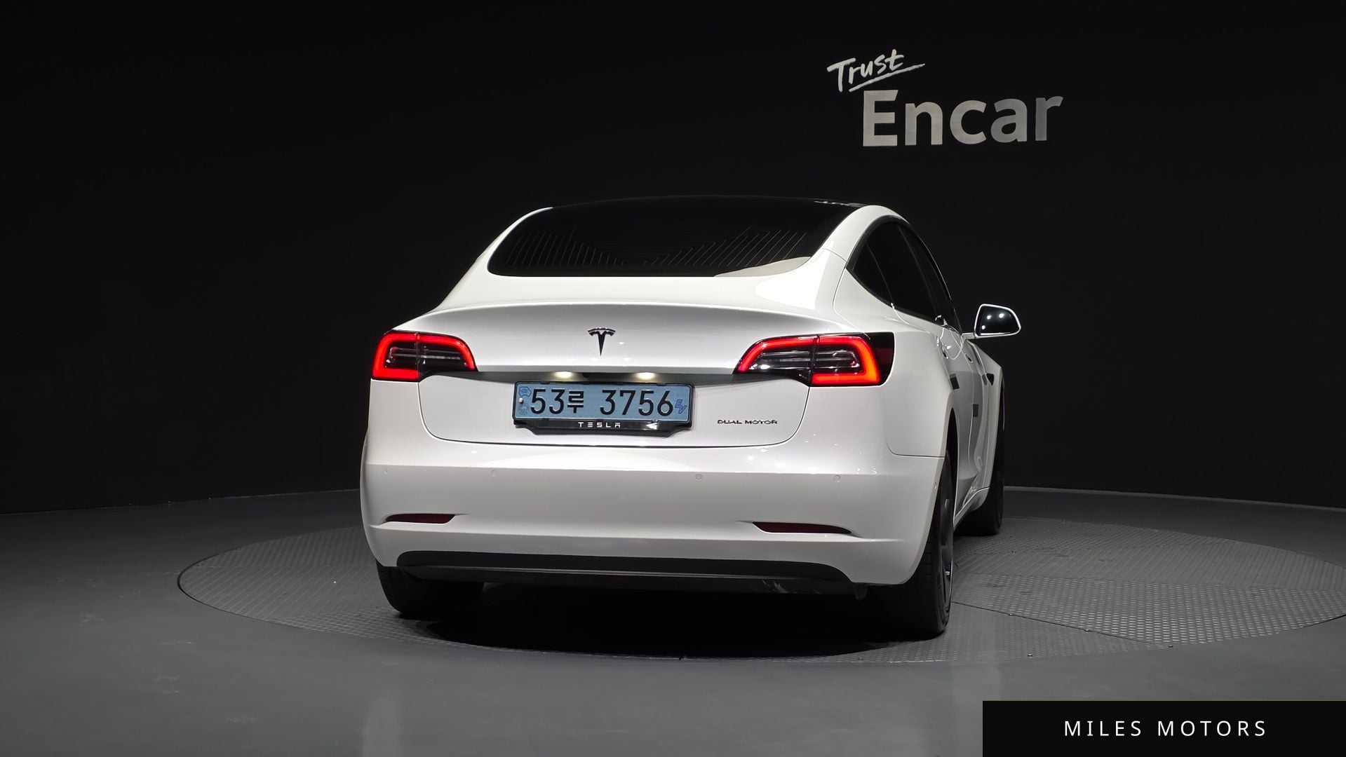 Tesla Model 3 2020 — миниатюра 4