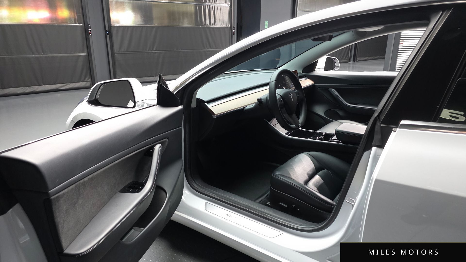 Tesla Model 3 2020 — миниатюра 10