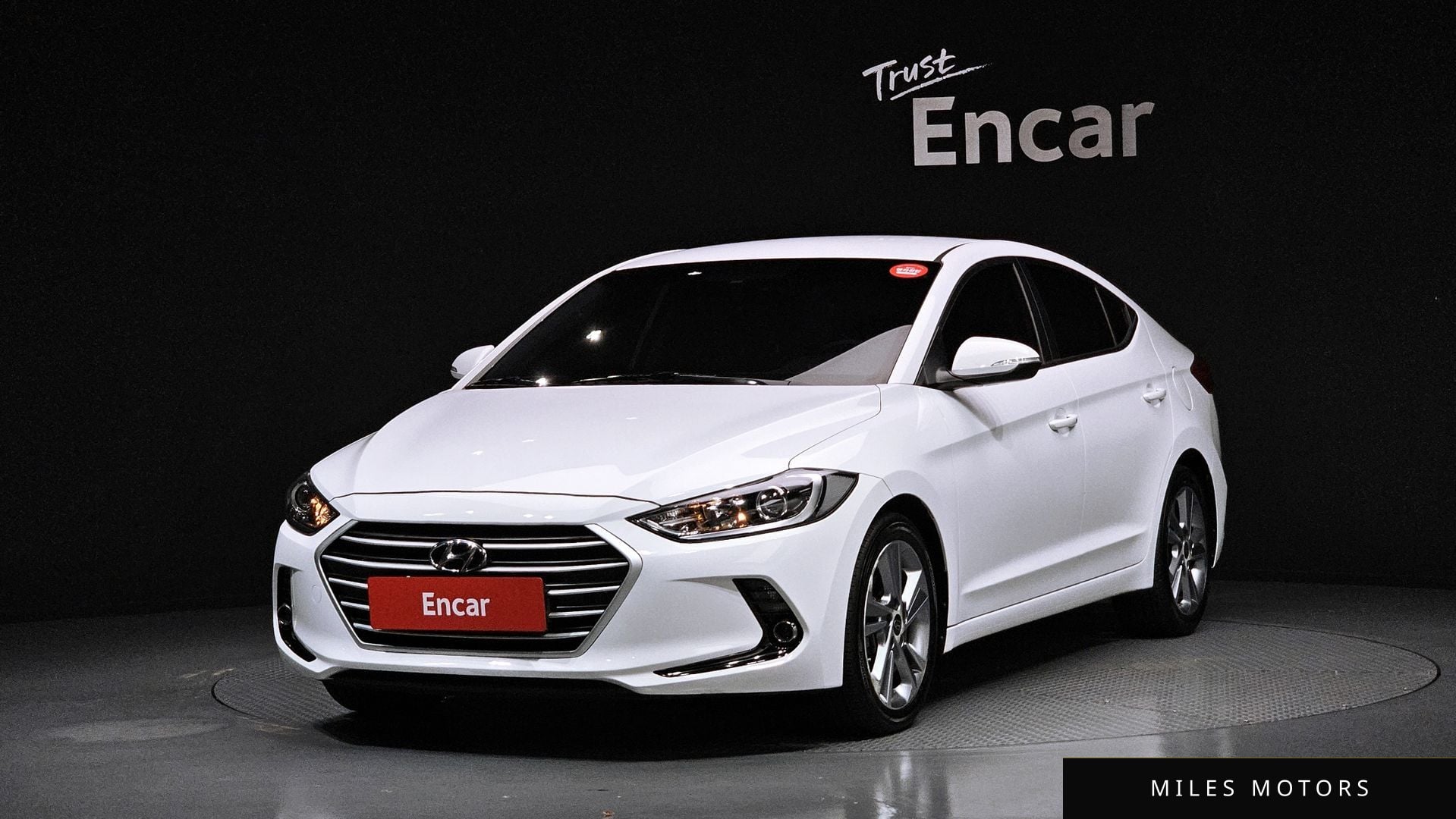 Hyundai AVANTE 2017 — фото 1 из 12