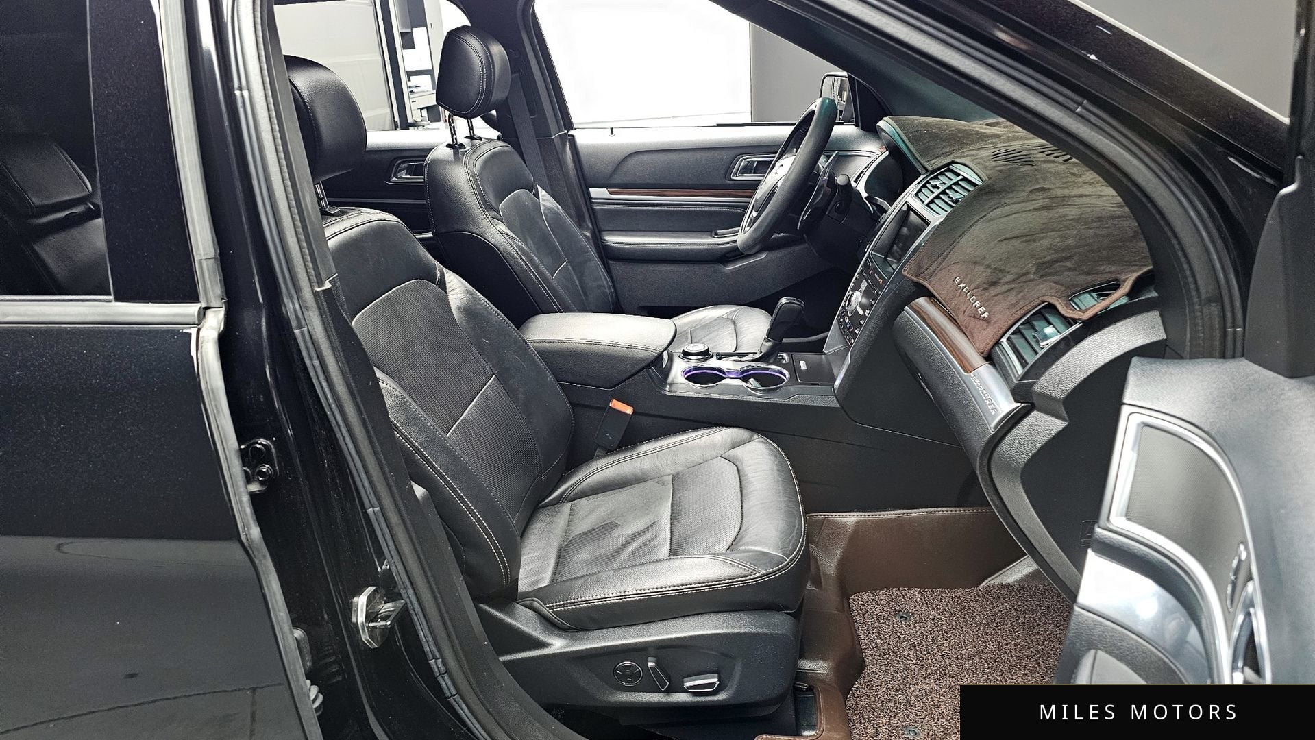 Ford Explorer 2016 — миниатюра 10
