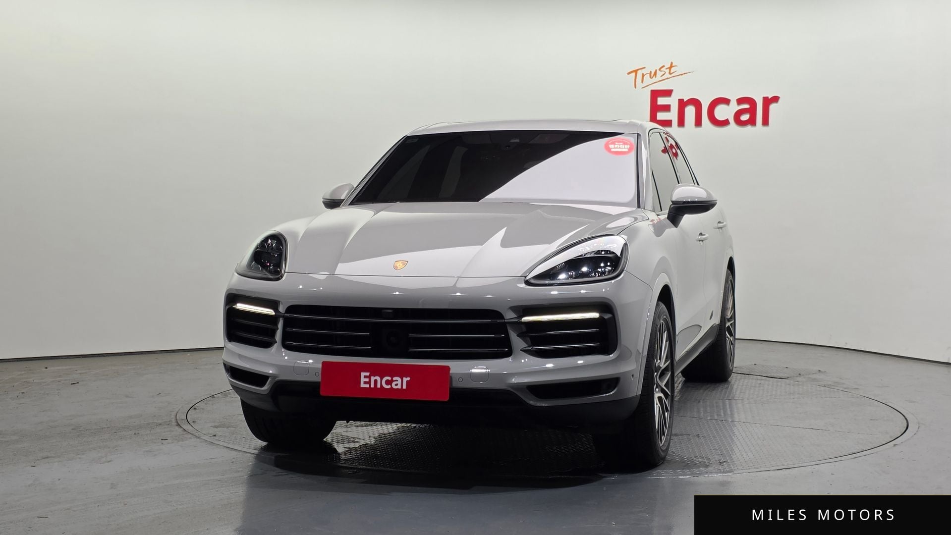 Porsche Cayenne 2023 — миниатюра 3