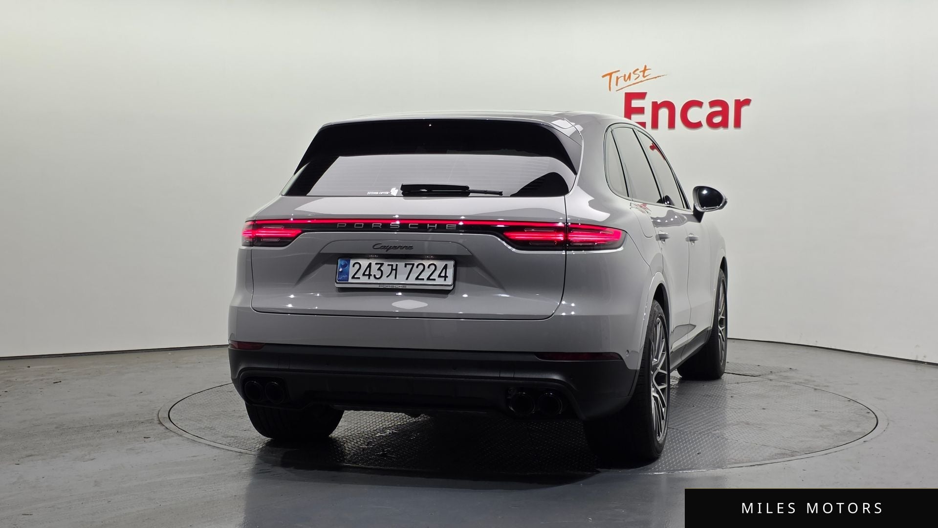Porsche Cayenne 2023 — миниатюра 4