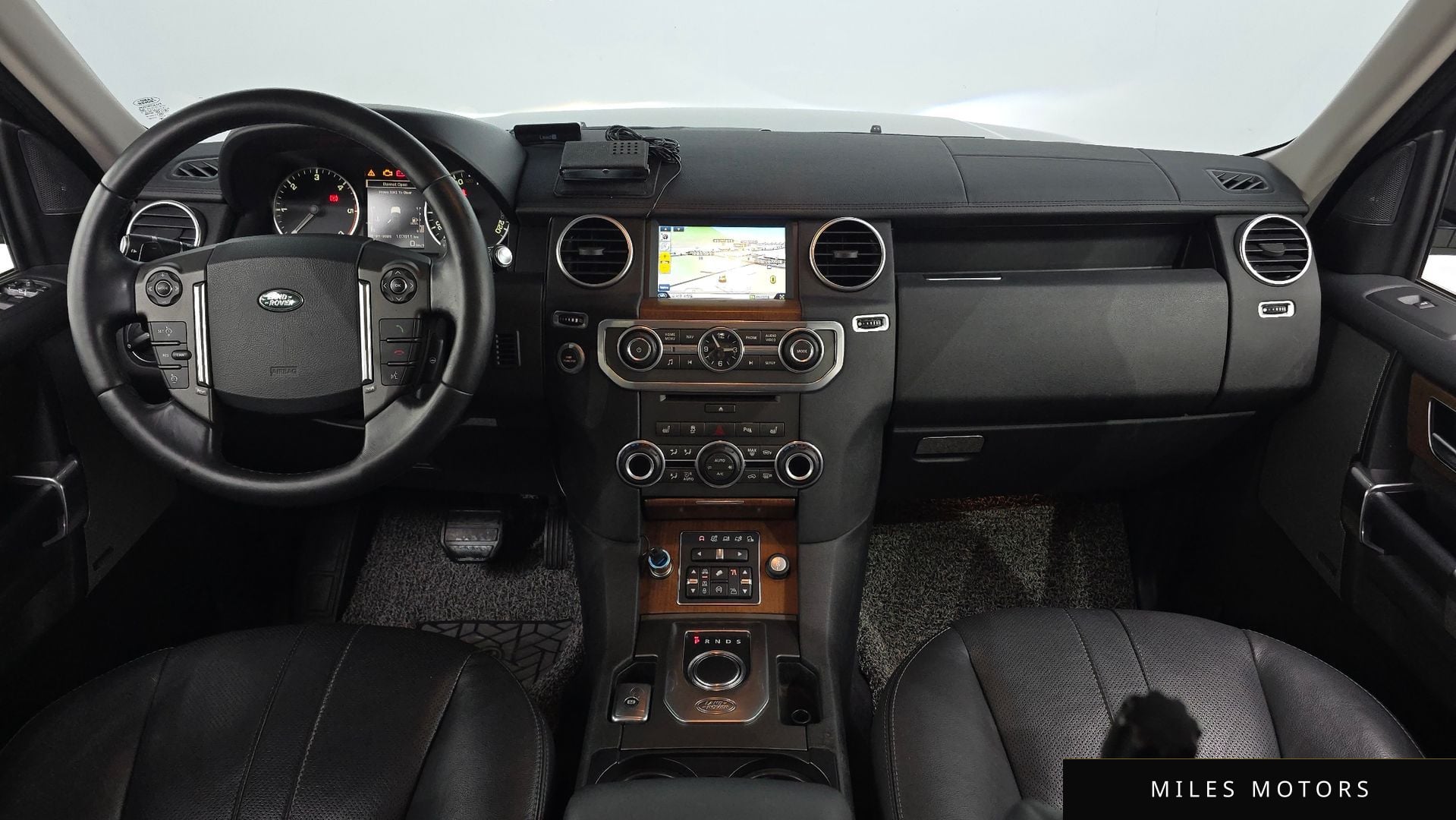 Land Rover Discovery 2016 — миниатюра 7