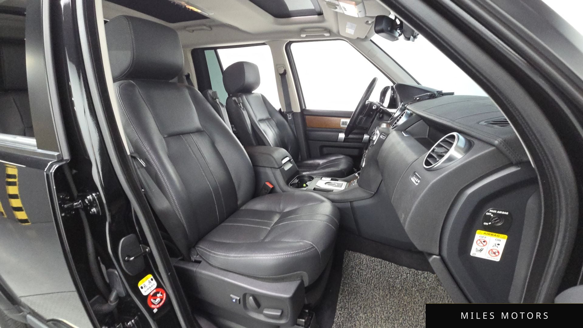Land Rover Discovery 2016 — миниатюра 11