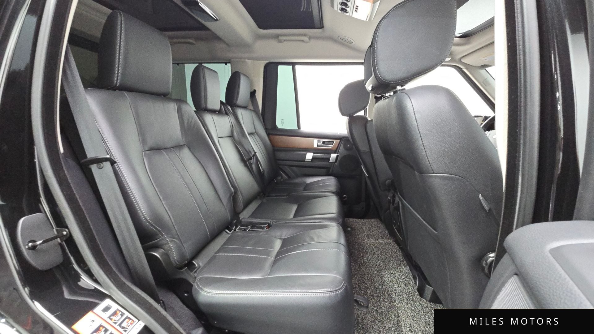 Land Rover Discovery 2016 — миниатюра 12