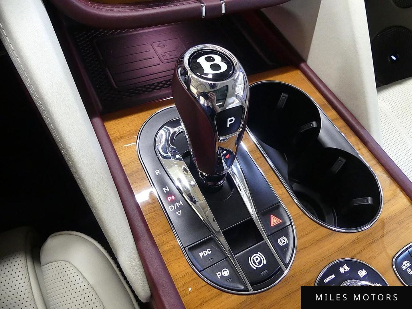 Bentley Bentayga 2022 — миниатюра 7