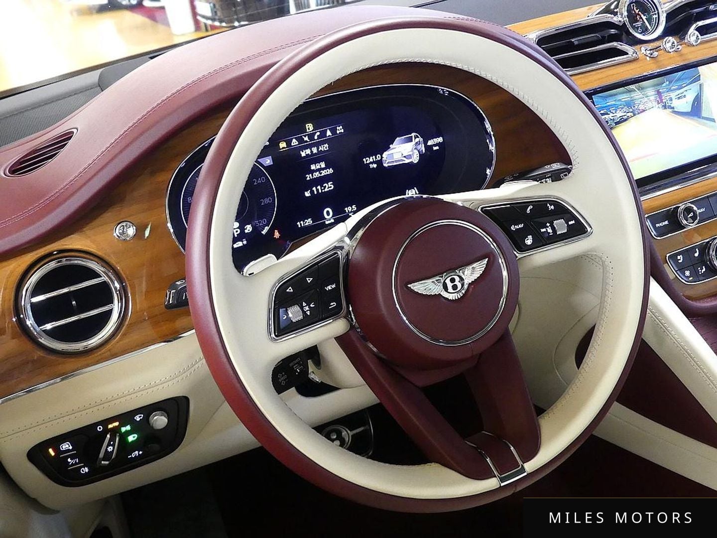 Bentley Bentayga 2022 — миниатюра 12