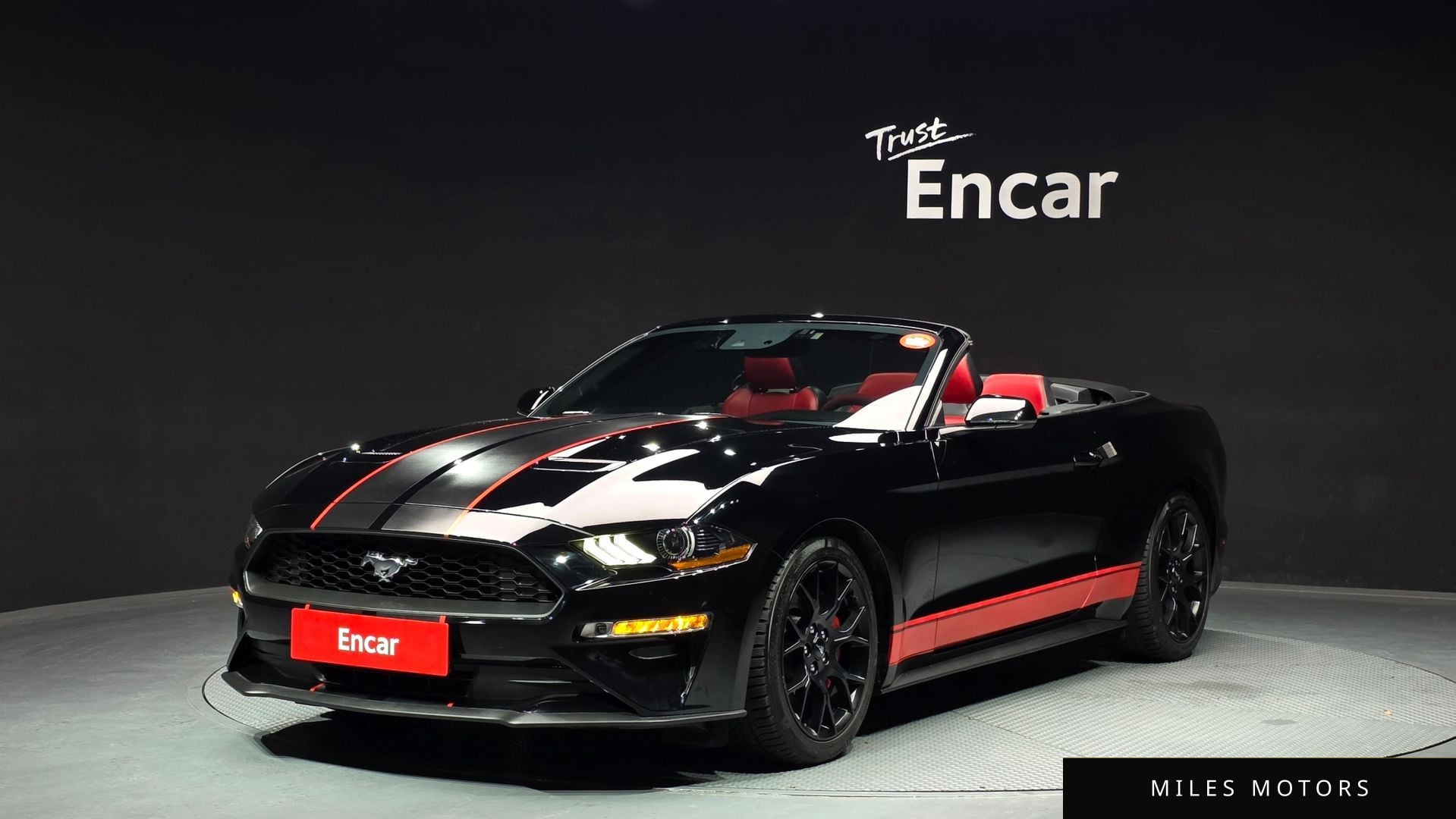 Ford Mustang 2019 — фото 1 из 12