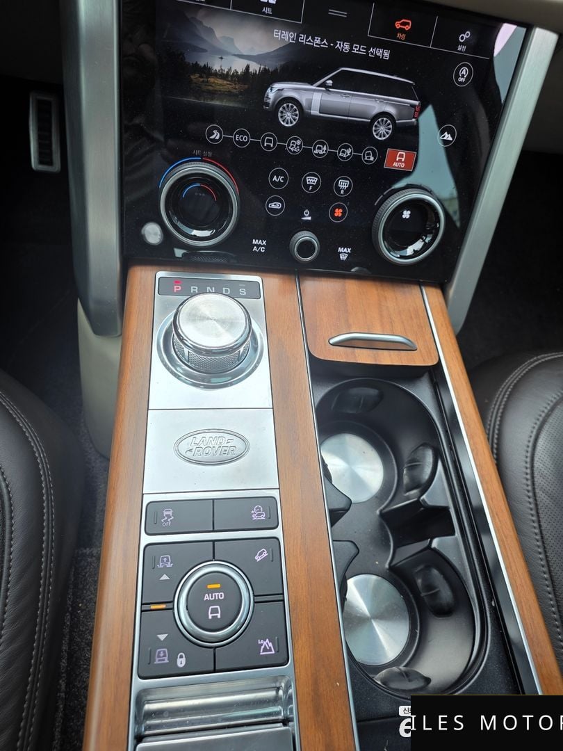 Land Rover Range Rover 2020 — миниатюра 9