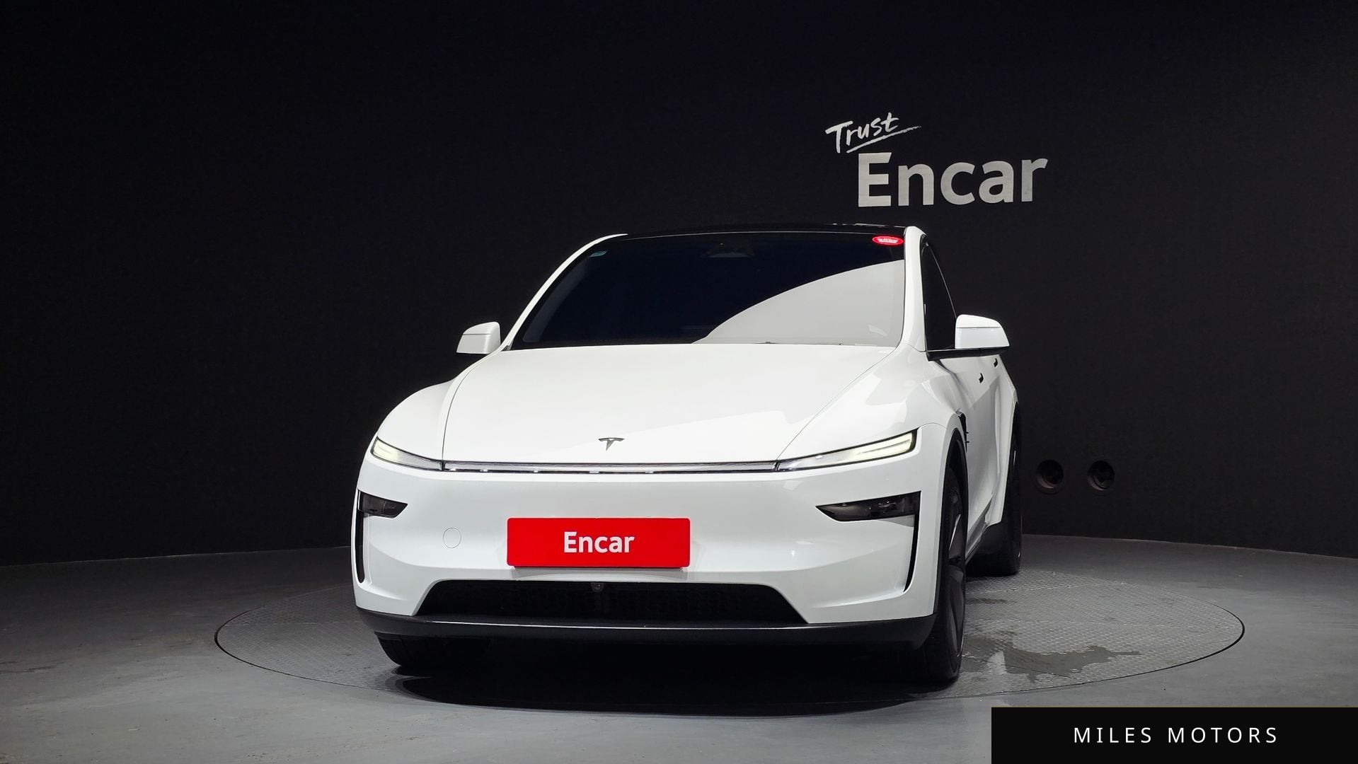 Tesla Model Y 2025 — миниатюра 3