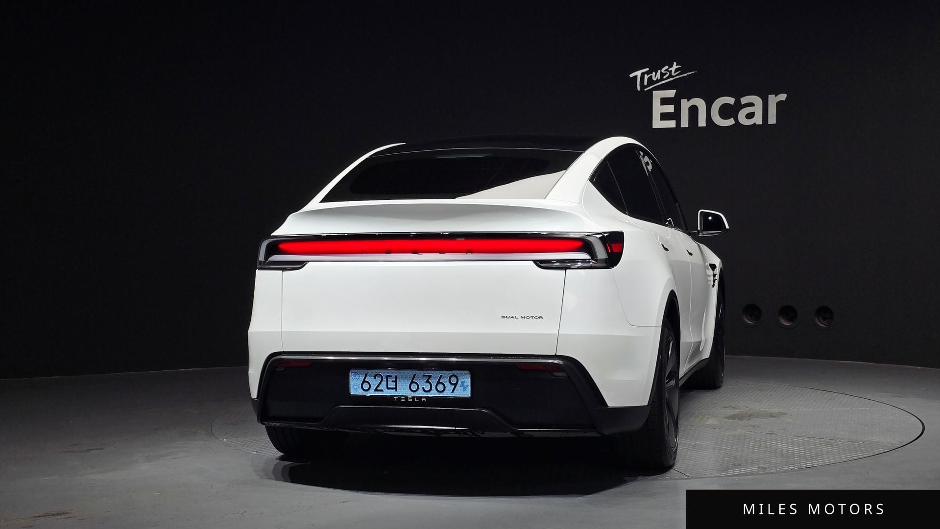 Tesla Model Y 2025 — миниатюра 4