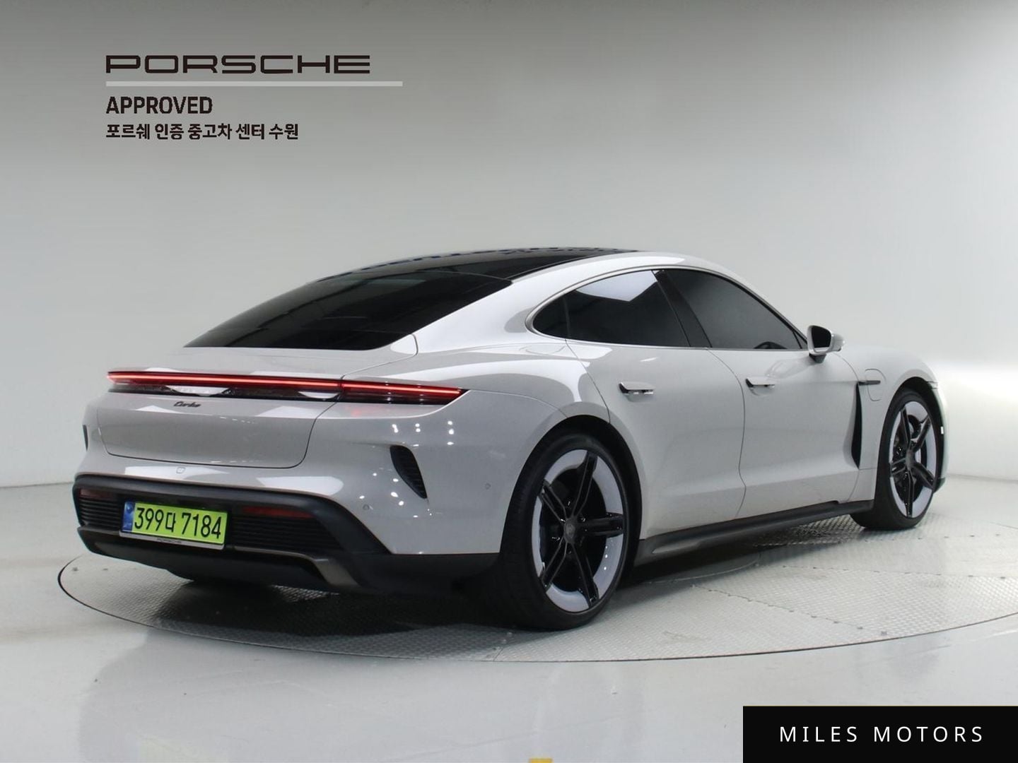 Porsche Taycan 2025 — миниатюра 2