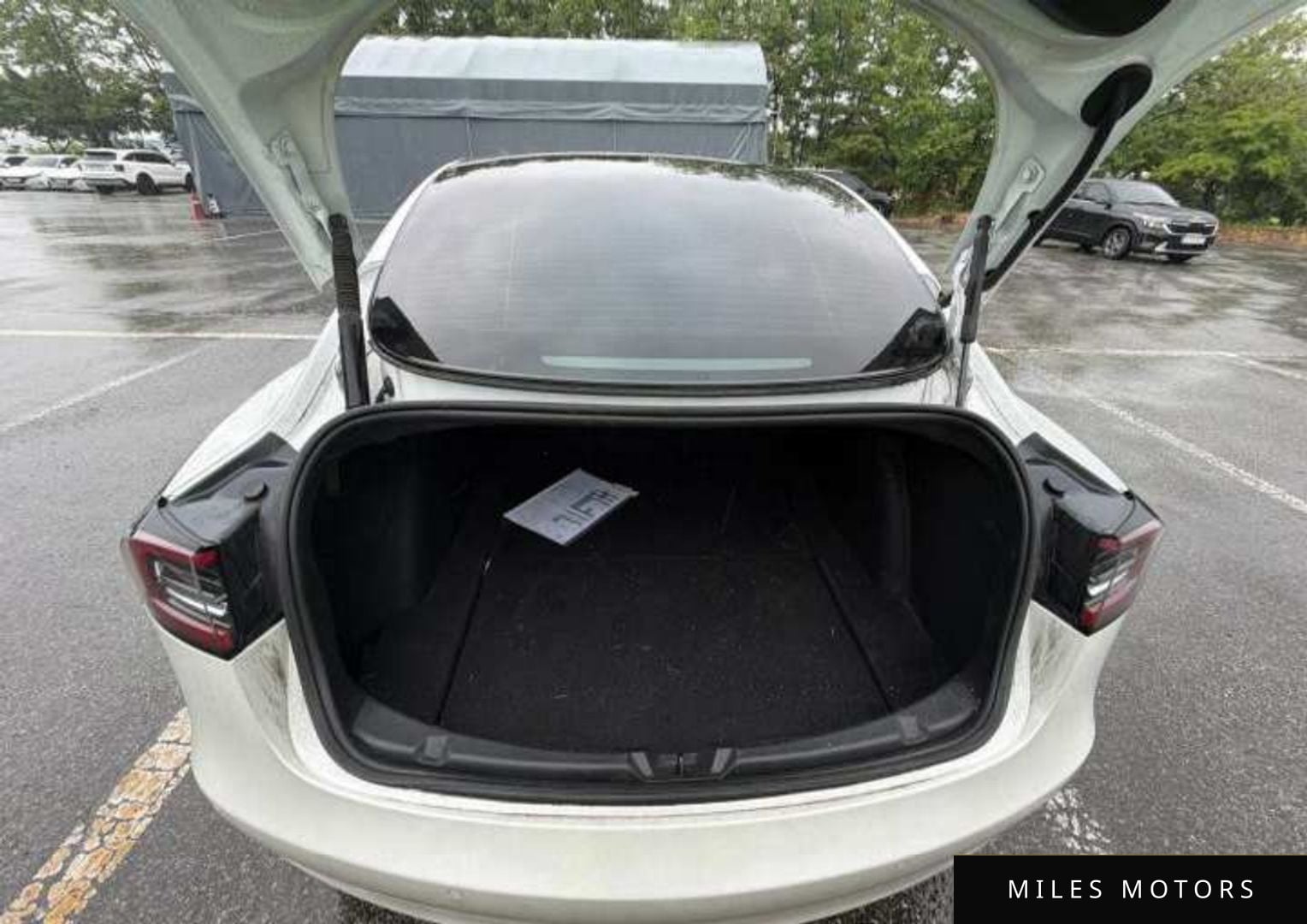 Tesla Model 3 2022 — миниатюра 9