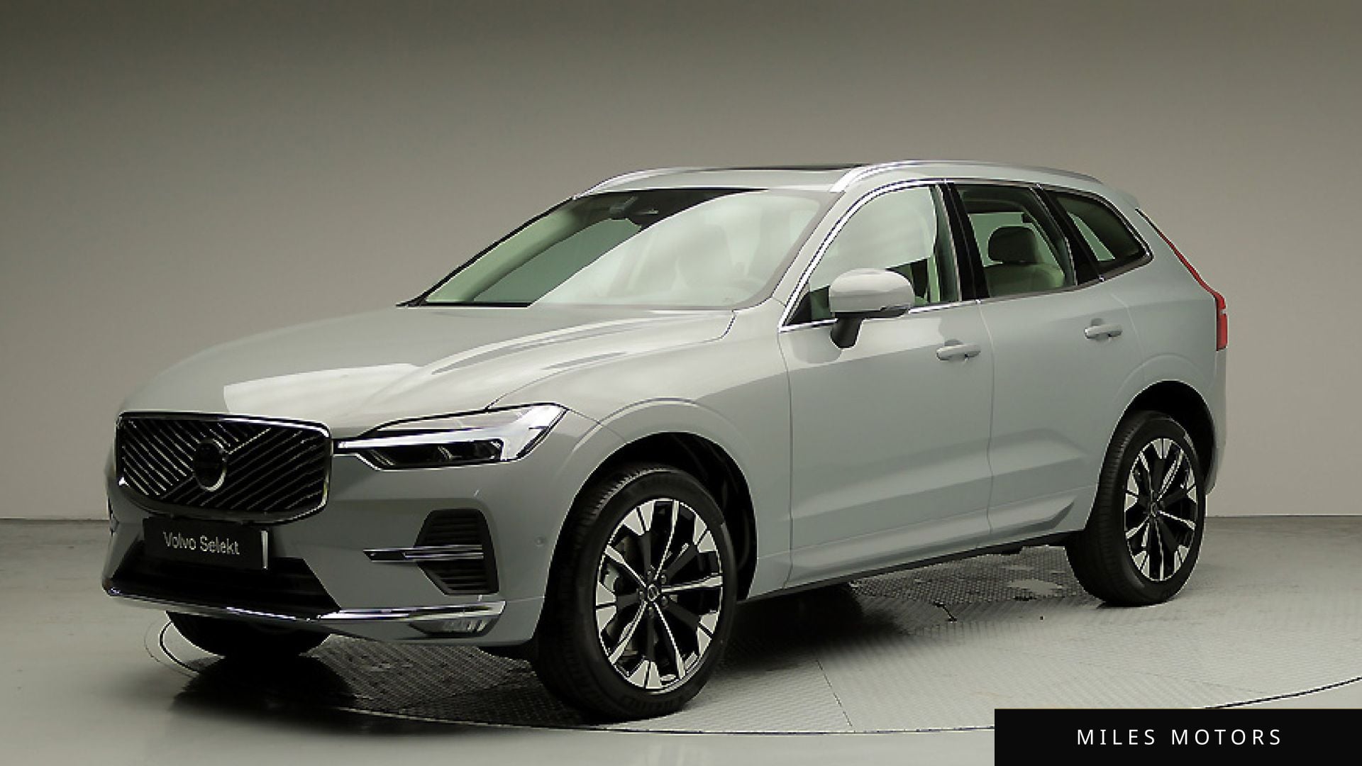 Volvo XC60 2026 — фото 1 из 12