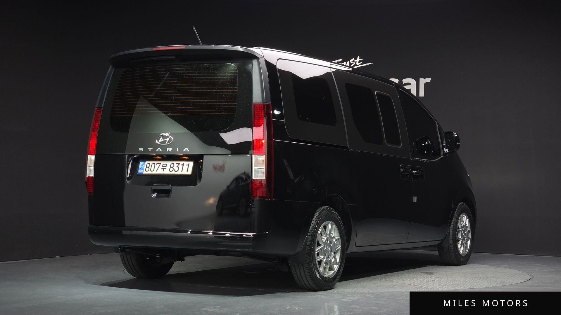 Hyundai Staria 2023 — миниатюра 2