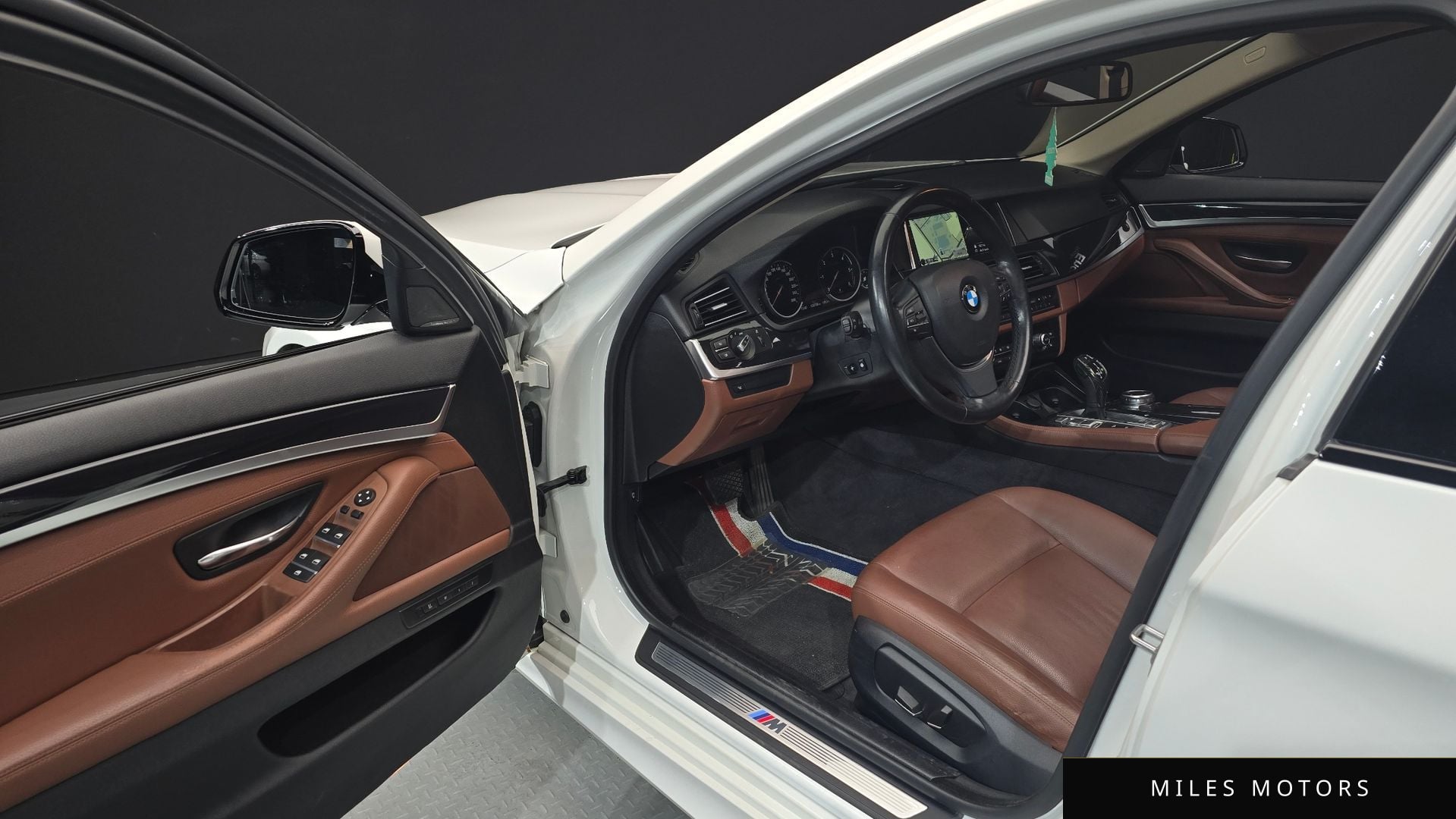 BMW 5 Series (F10) 2016 — миниатюра 10