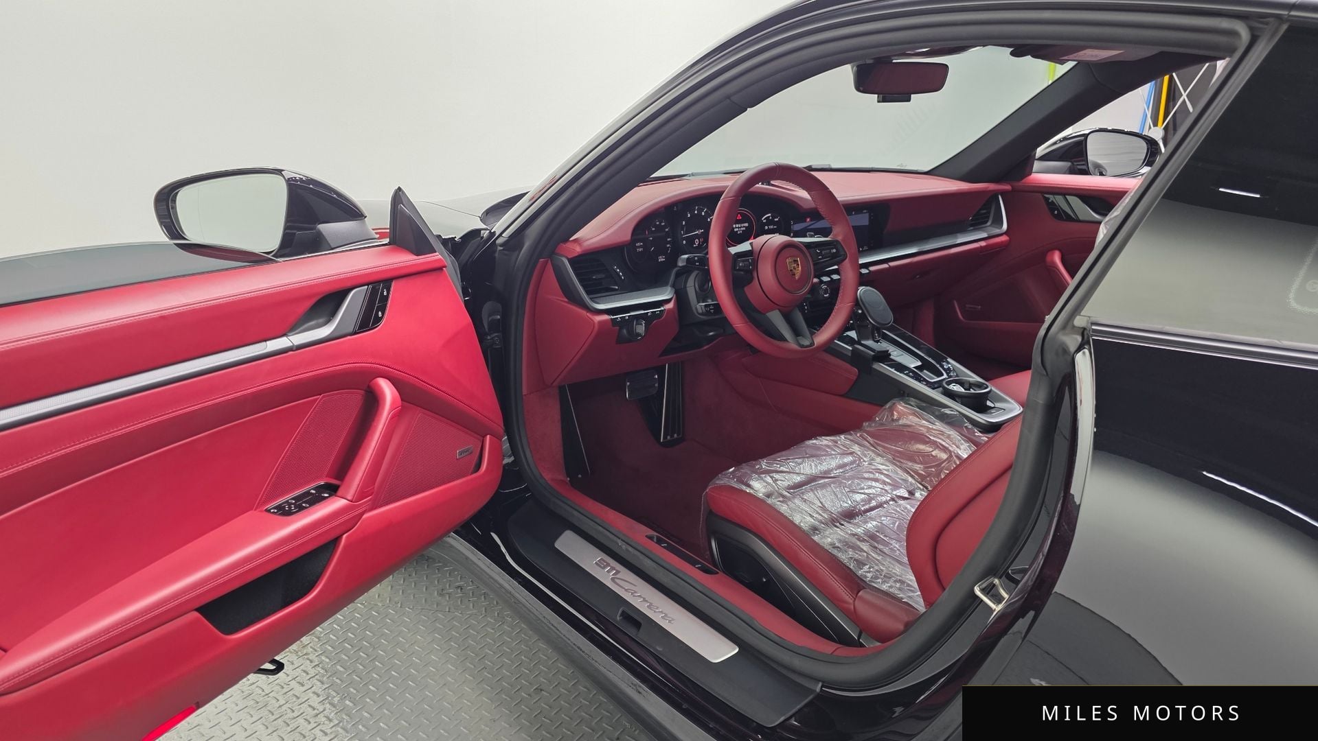 Porsche 911 (992) 2021 — миниатюра 10