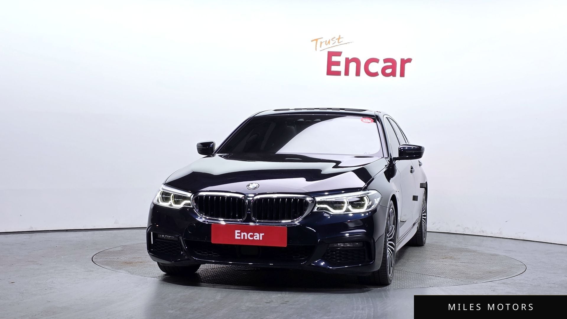 BMW 5 Series (G30) 2019 — миниатюра 3