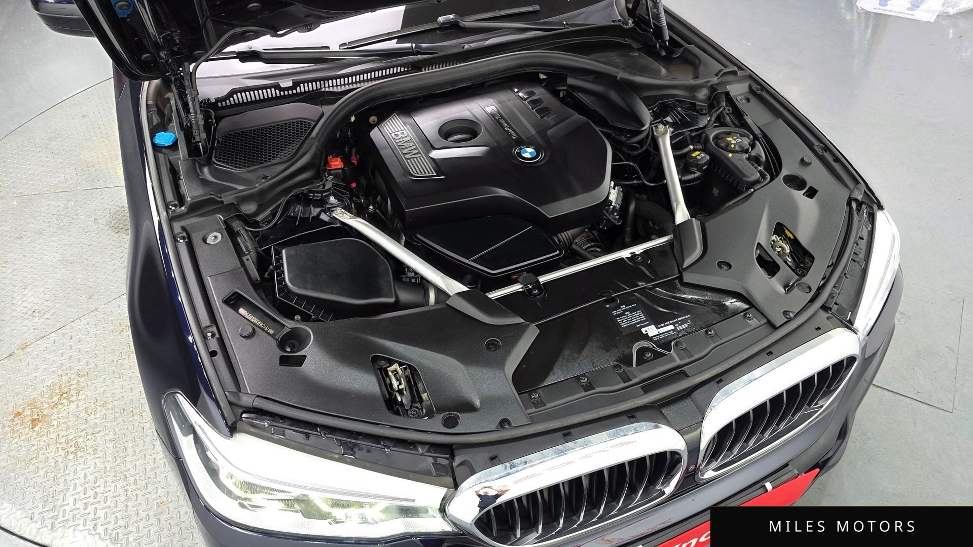 BMW 5 Series (G30) 2019 — миниатюра 6